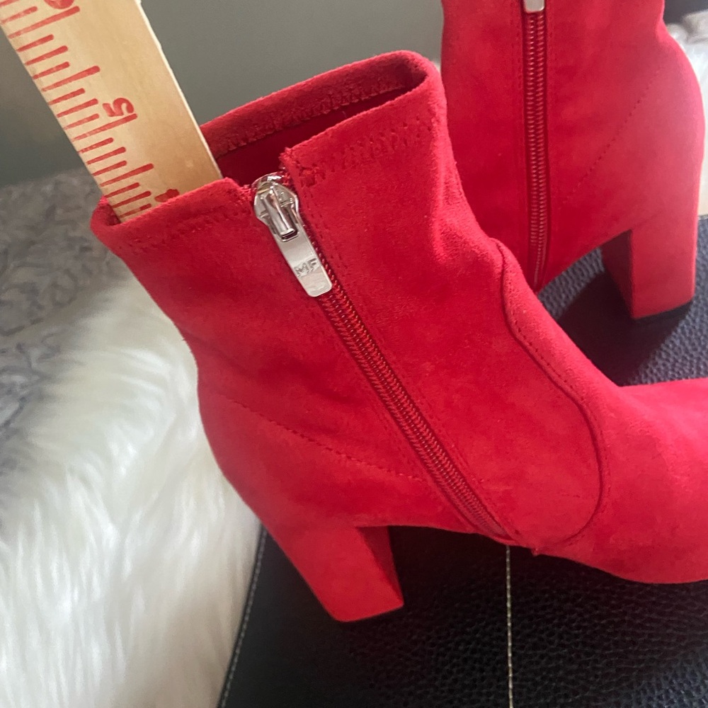 Marc Fisher Sz 6 Vibrant Red women’s short faux suede boots - Picture 7 of 8